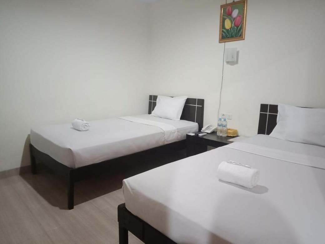 Mamuju Hotel Meganita מראה חיצוני תמונה