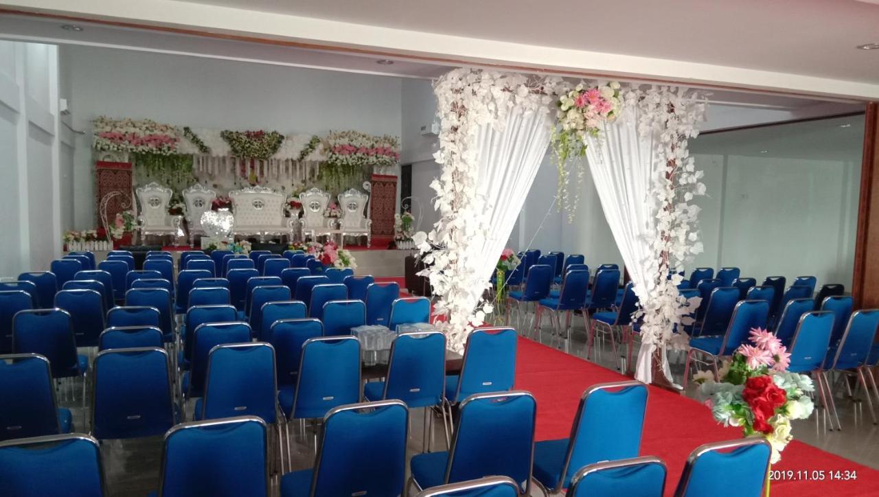 Mamuju Hotel Meganita מראה חיצוני תמונה