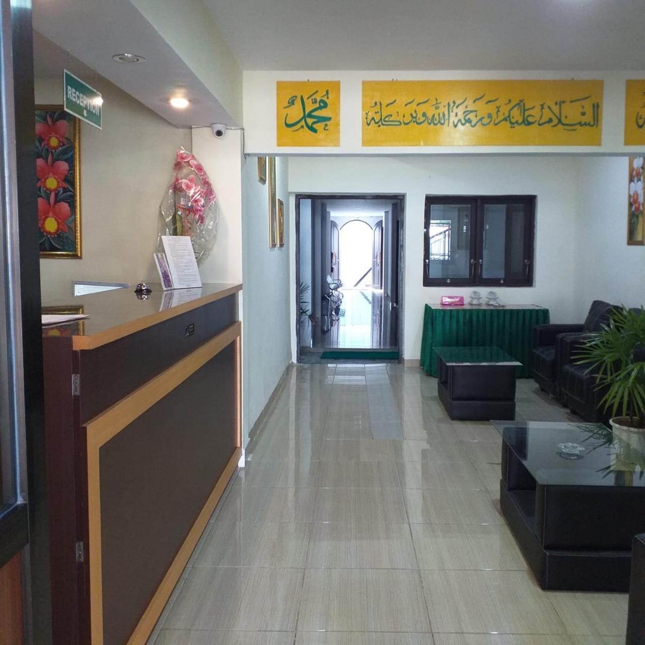 Mamuju Hotel Meganita מראה חיצוני תמונה