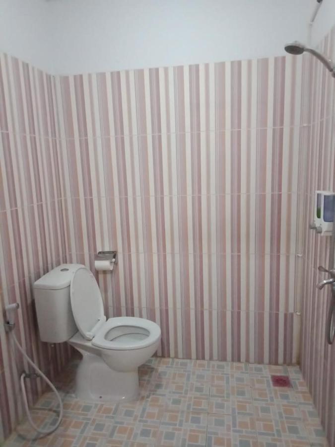 Mamuju Hotel Meganita מראה חיצוני תמונה