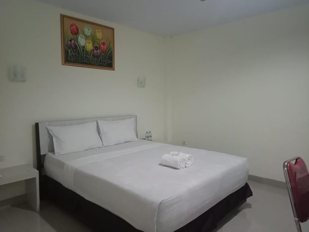 Mamuju Hotel Meganita מראה חיצוני תמונה